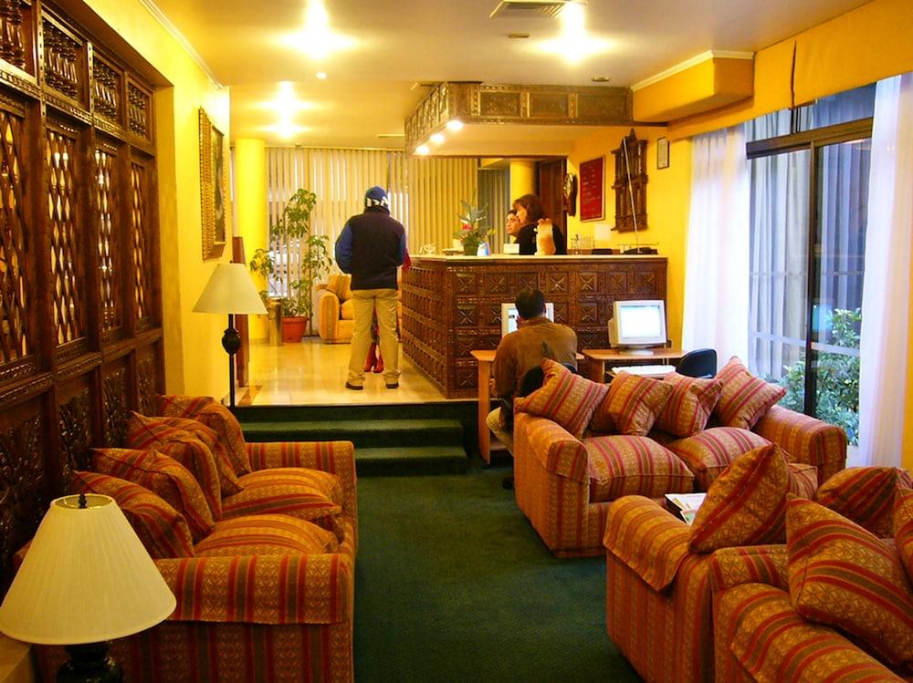 Hotel Alcala Del Rio Santiago Interior foto